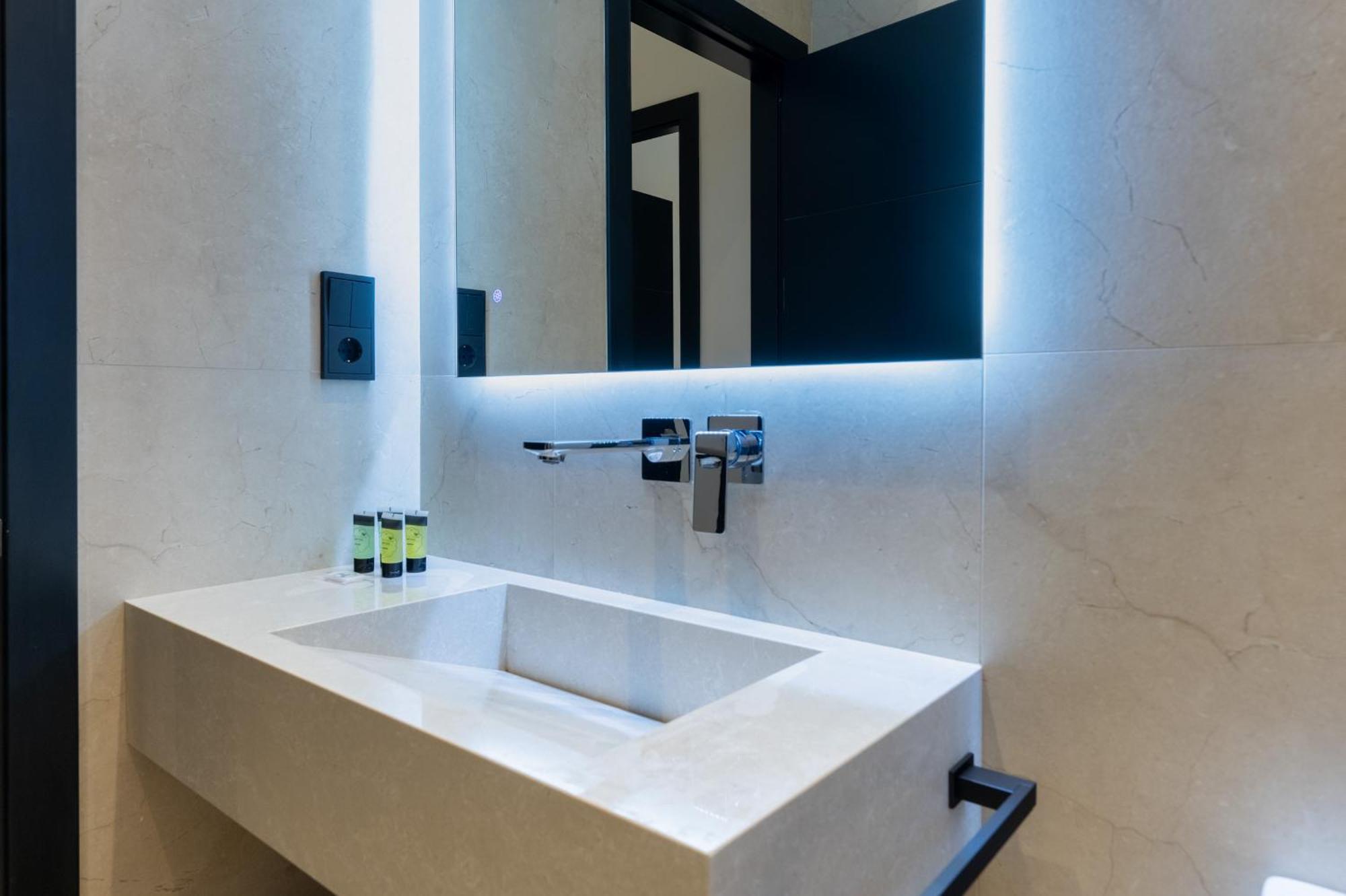 New Design Apartment - Private Patio - Gallos 2 Σεβίλλη Εξωτερικό φωτογραφία